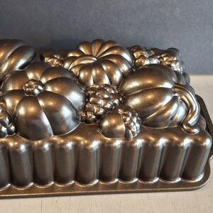 Elegant Silver Harvest Cake Pan